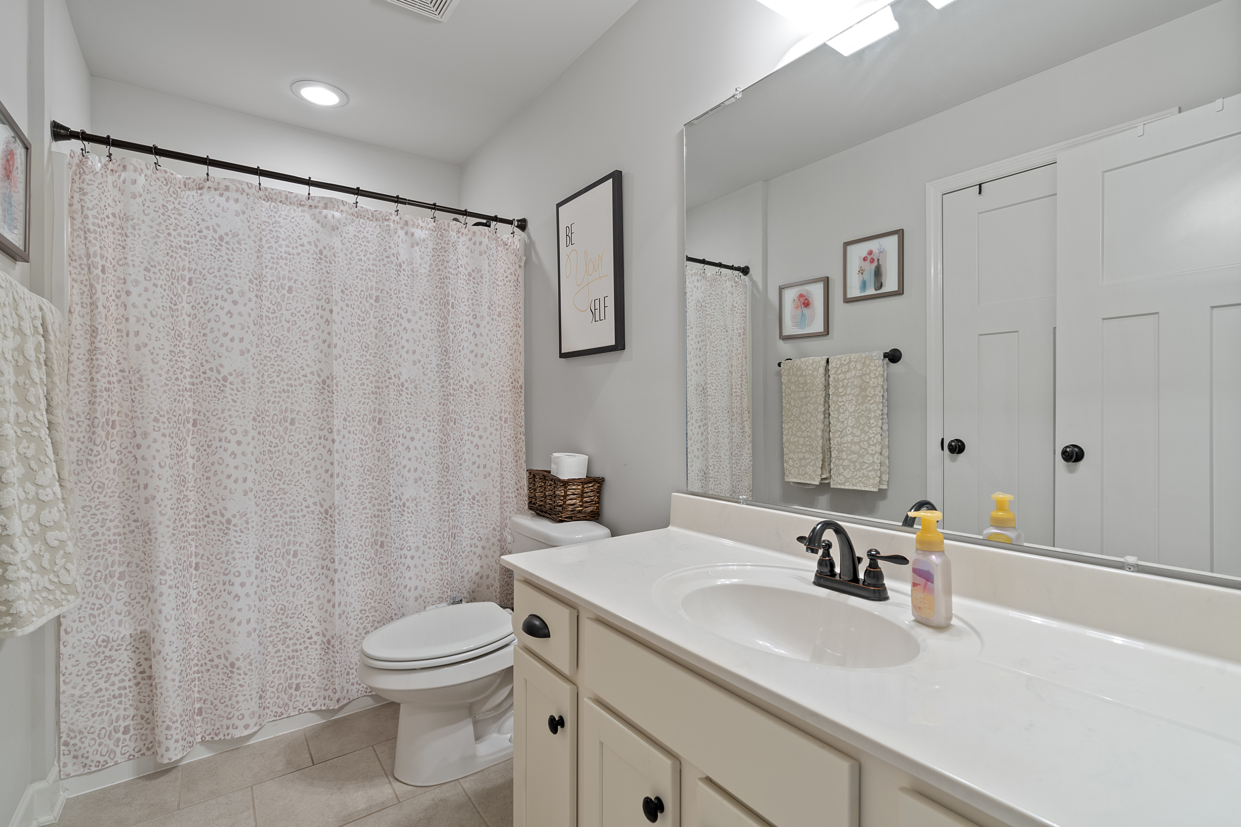 Luxury 4-Bedroom Home with Bonus Room & Gourmet Kitchen!