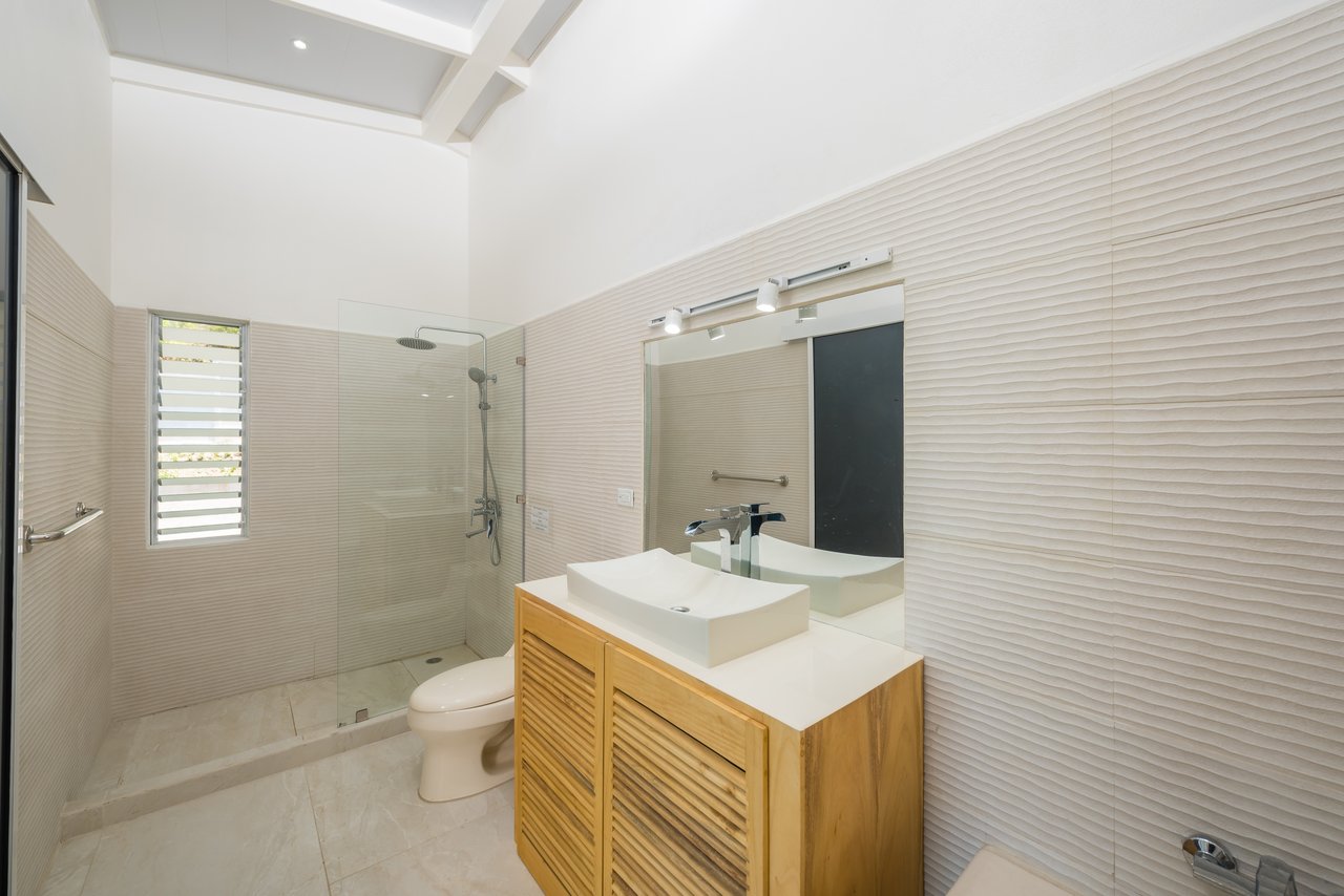 V-Lokamar Corona 1 | Exclusive 5-Bedroom Villa with Panoramic Pacific Ocean Views in Playa Grande