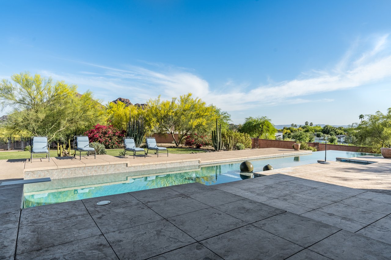 Luxury PV Hilltop Sanctuary
