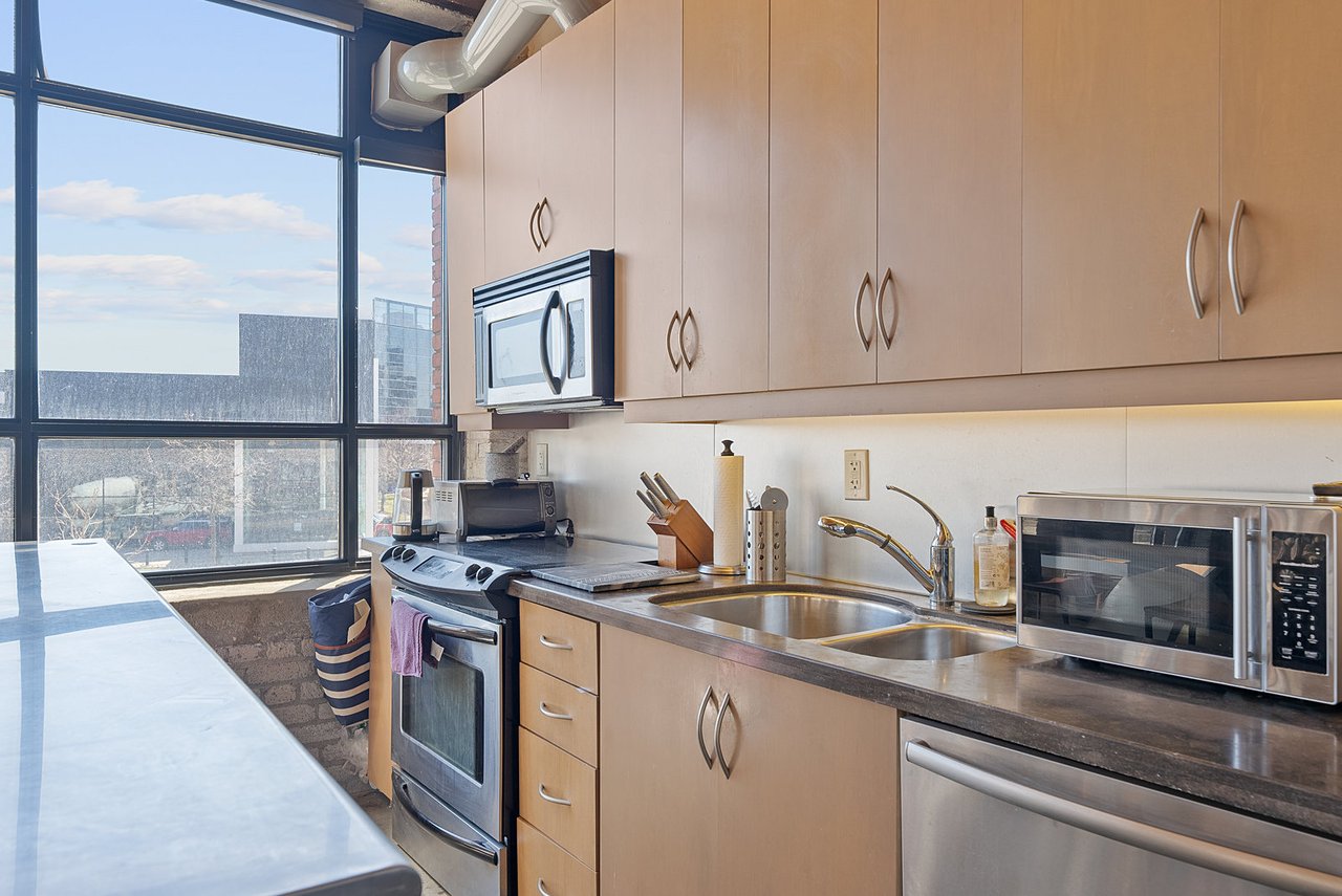 68 Broadview Ave S Unit: 203