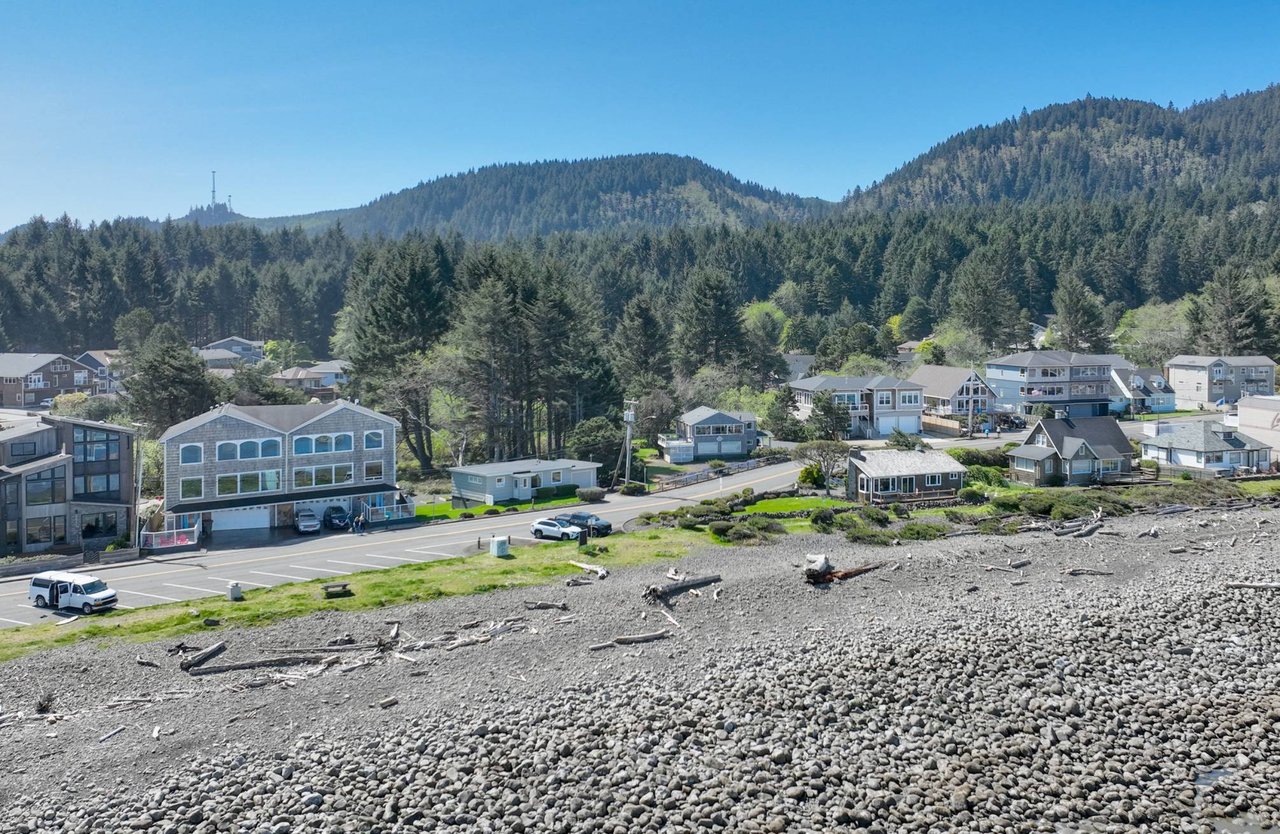 oceanfront homes on the Oregon Coast