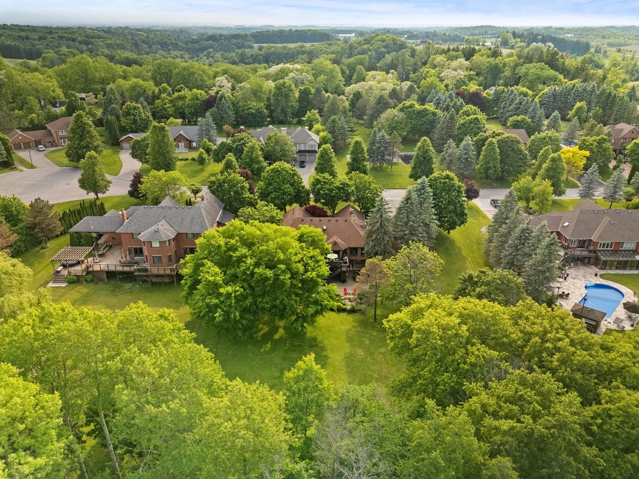 21 Rolling Court