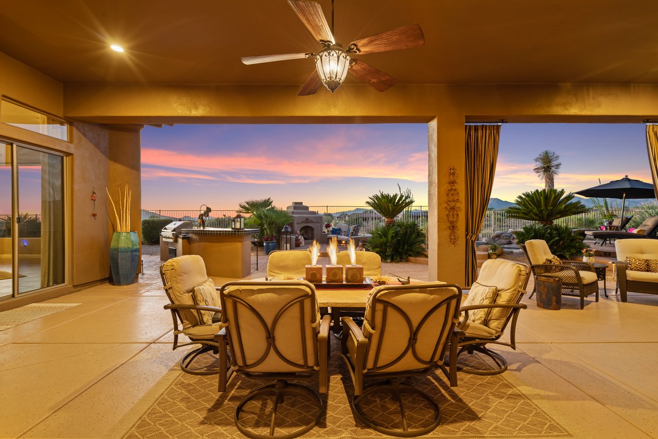 9812 E ROADRUNNER Drive