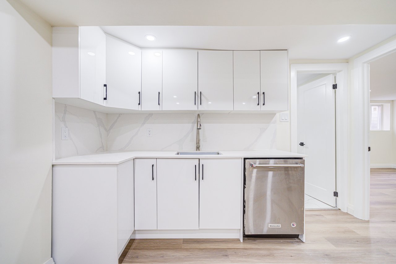 1126 Berkshire Crt