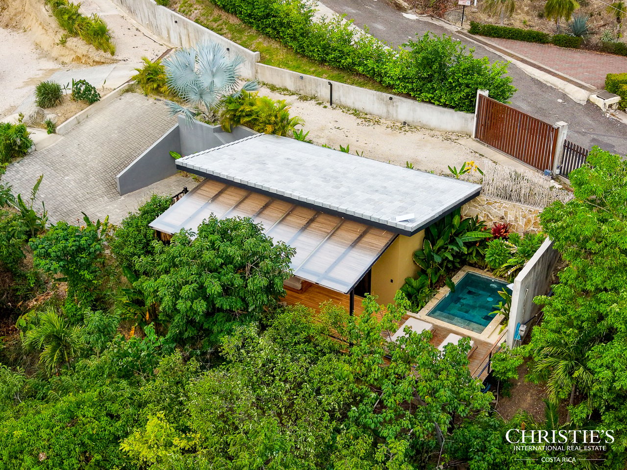 LE CLOS - An Exclusive Three-Residence Estate 