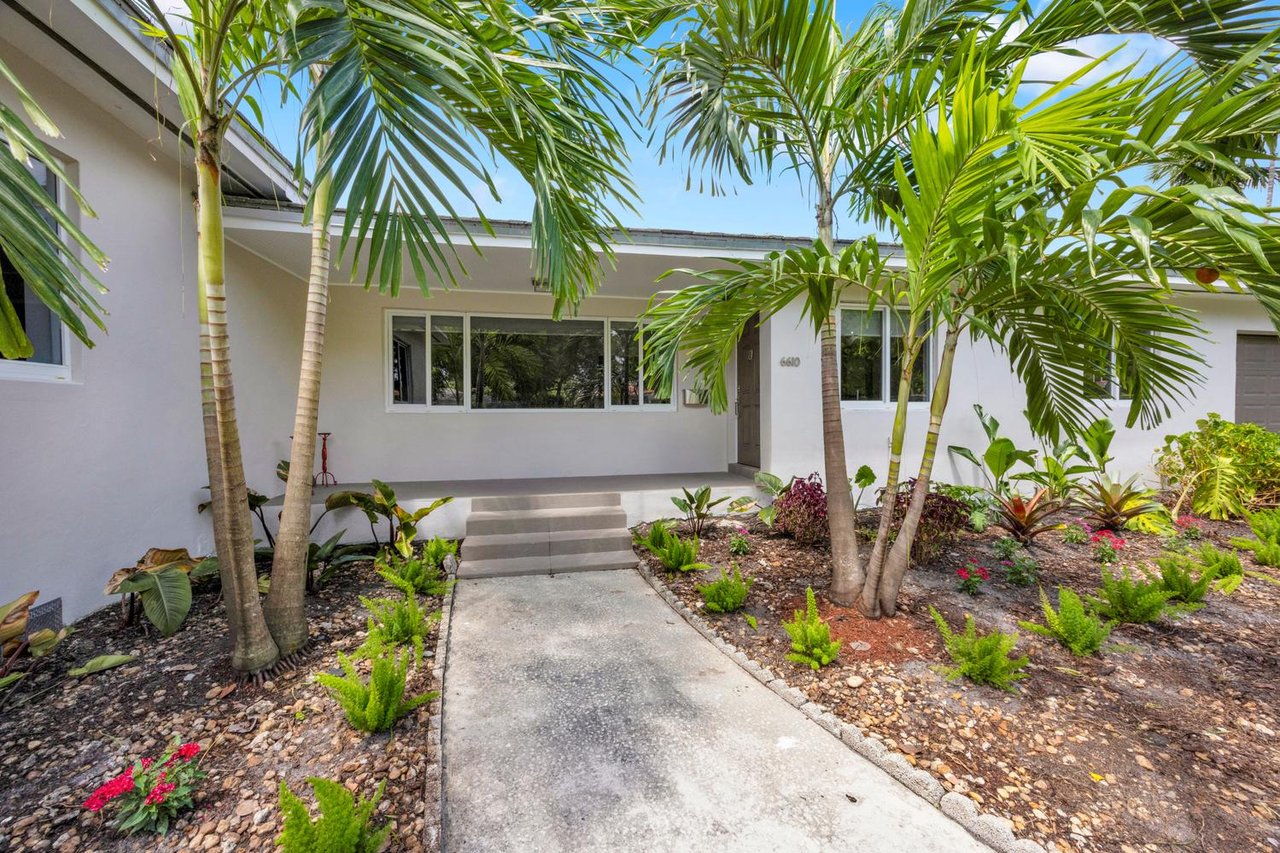 Under Contract in Just 1 Day: 6610 Santona St Sells for $2,200,000