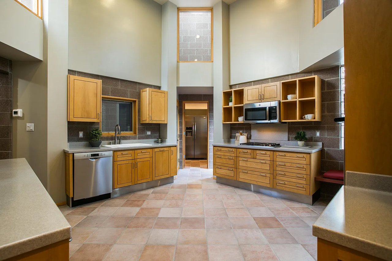 13216 Indian School Rd, NE