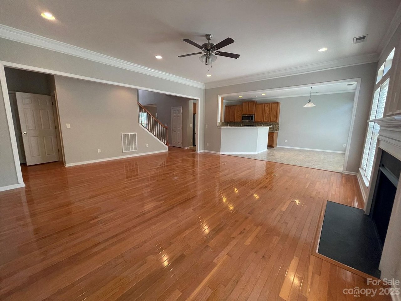 1208 Rockwell View Rd
