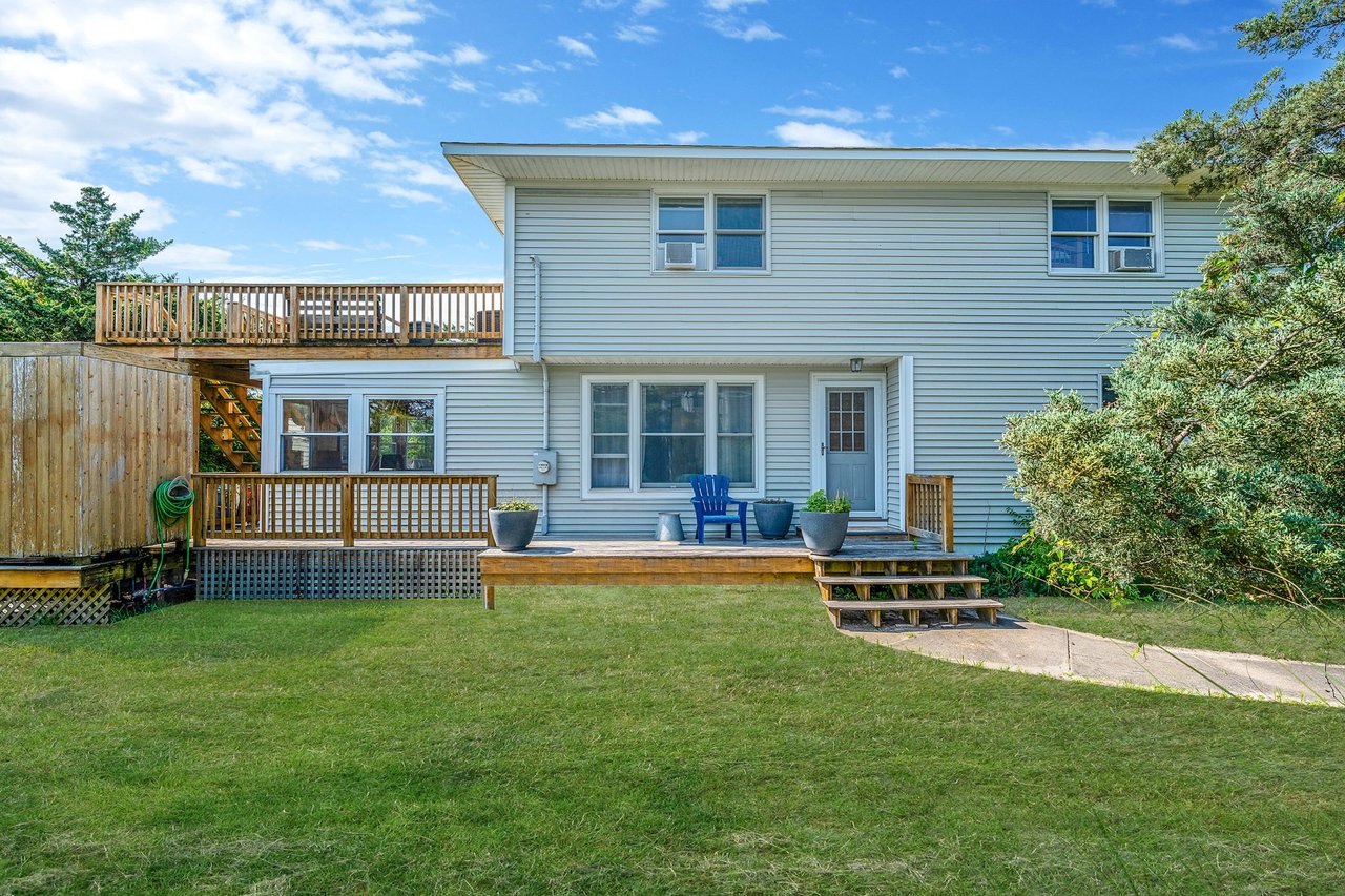 38 W Lighthouse Walk