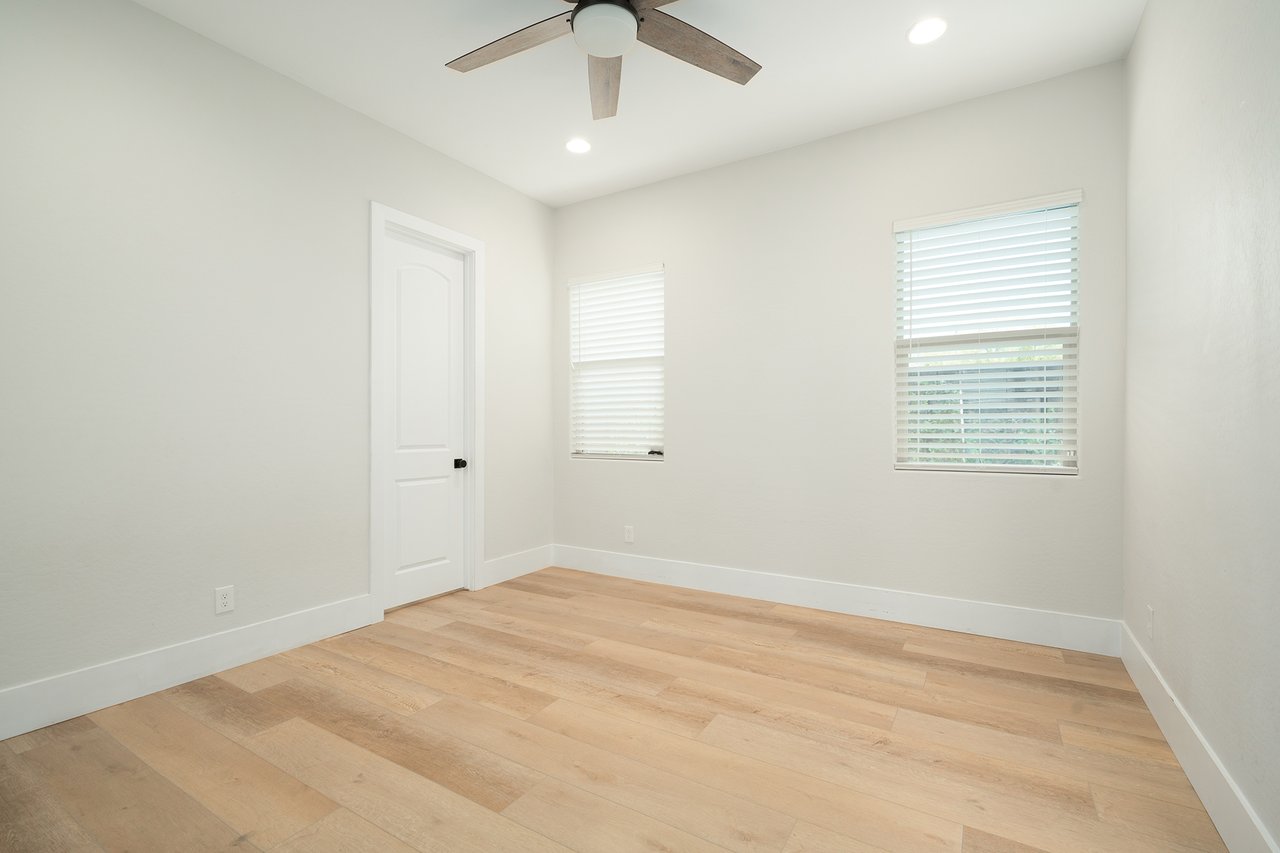 5537 E VIA CABALLO BLANCO