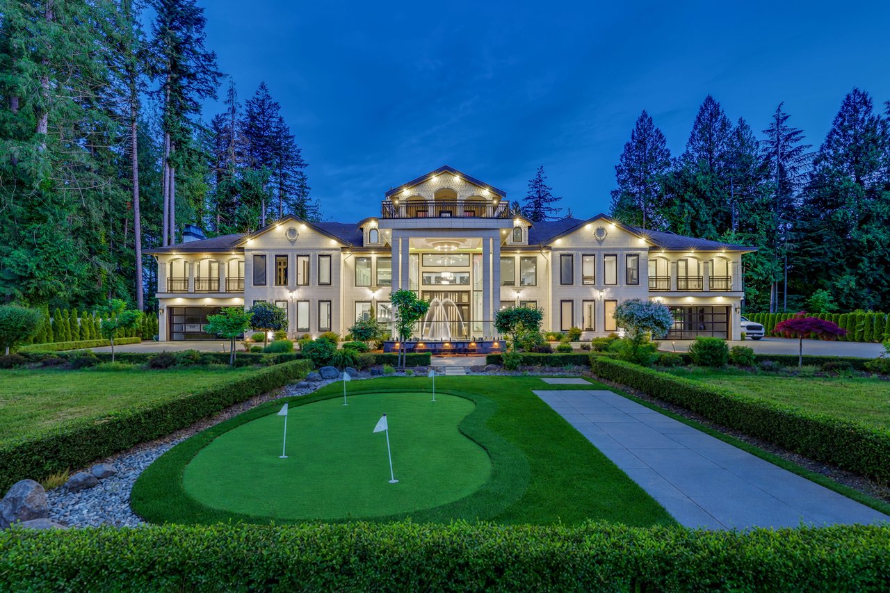 2.5 Acre Luxury Estate