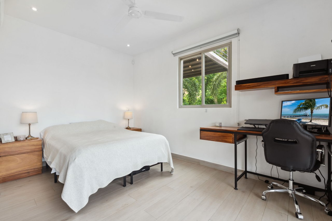 Casa Pickle on the Hill | Spacious Private Estate with Pickleball Court, Mature Gardens & Independent Guest Apartment
