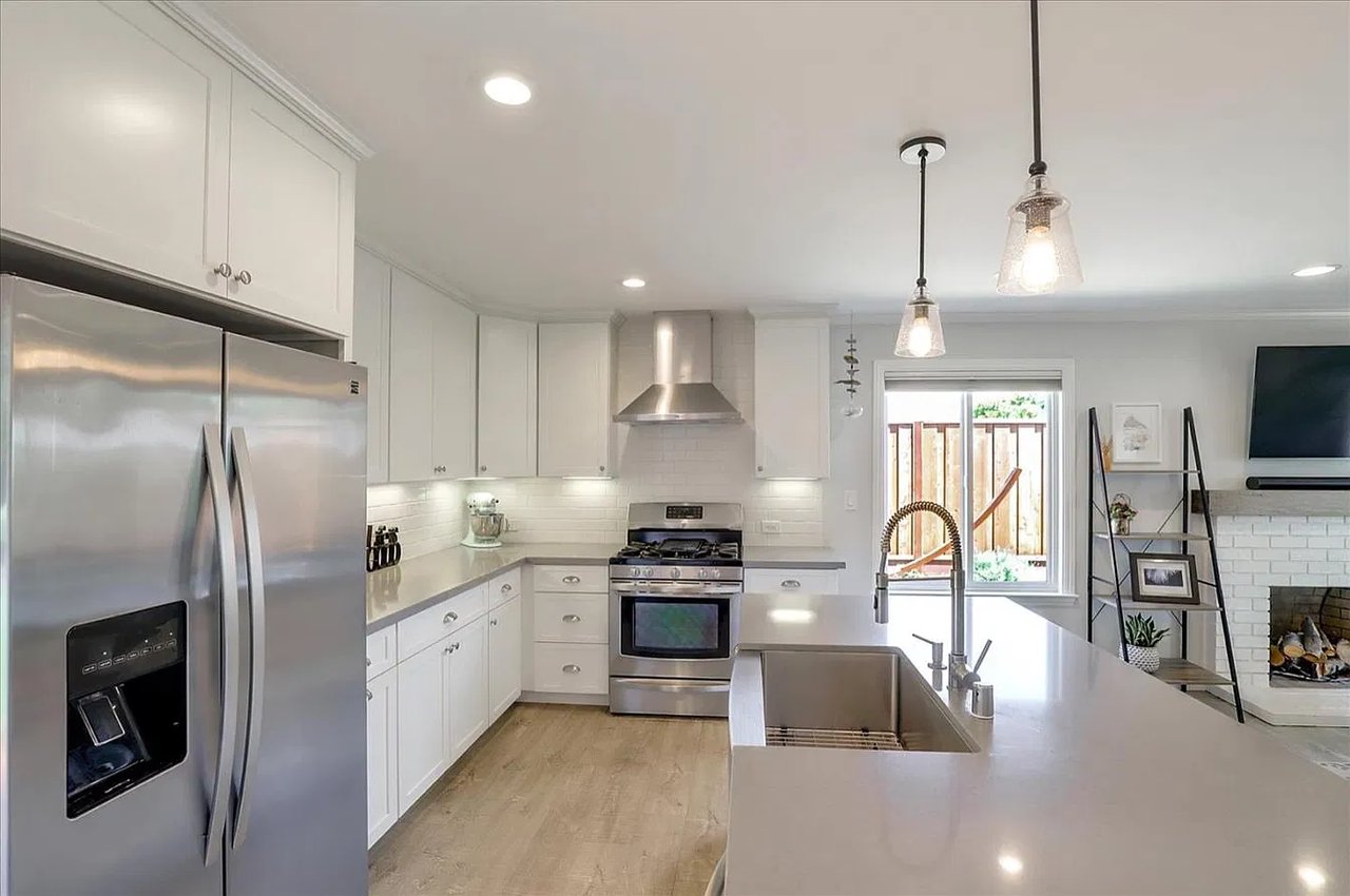 534 Spindrift Way