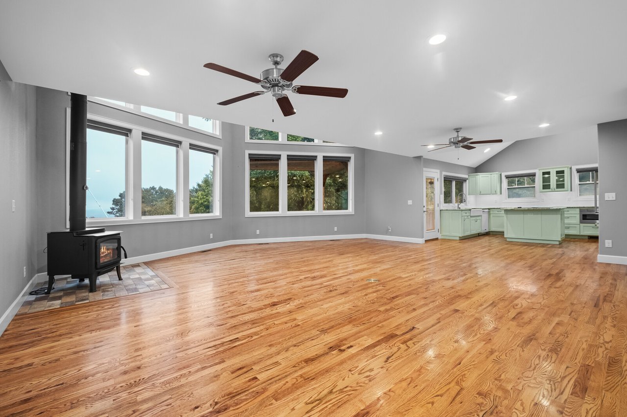 19123 Hill Rd, Springdale, AR 72764