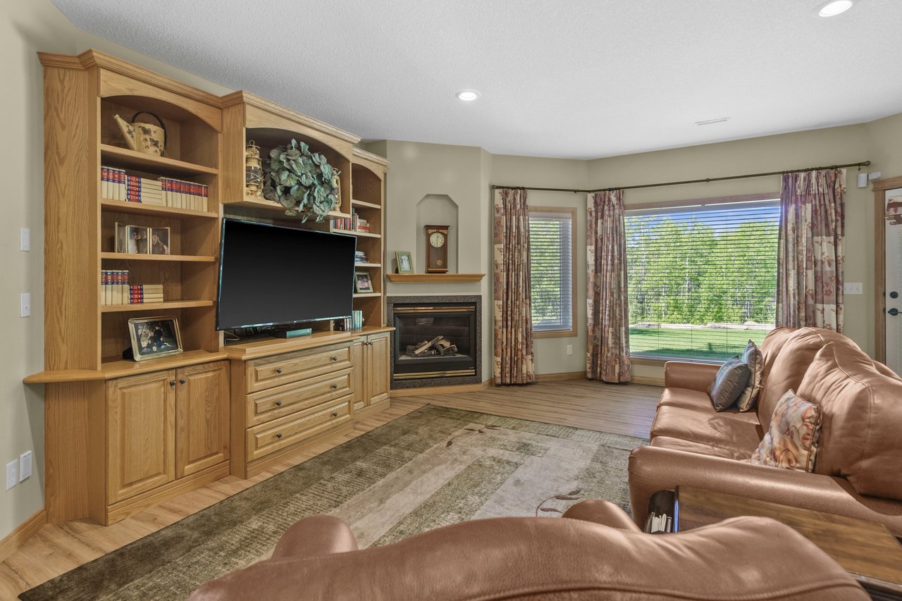 8 Willow Lane