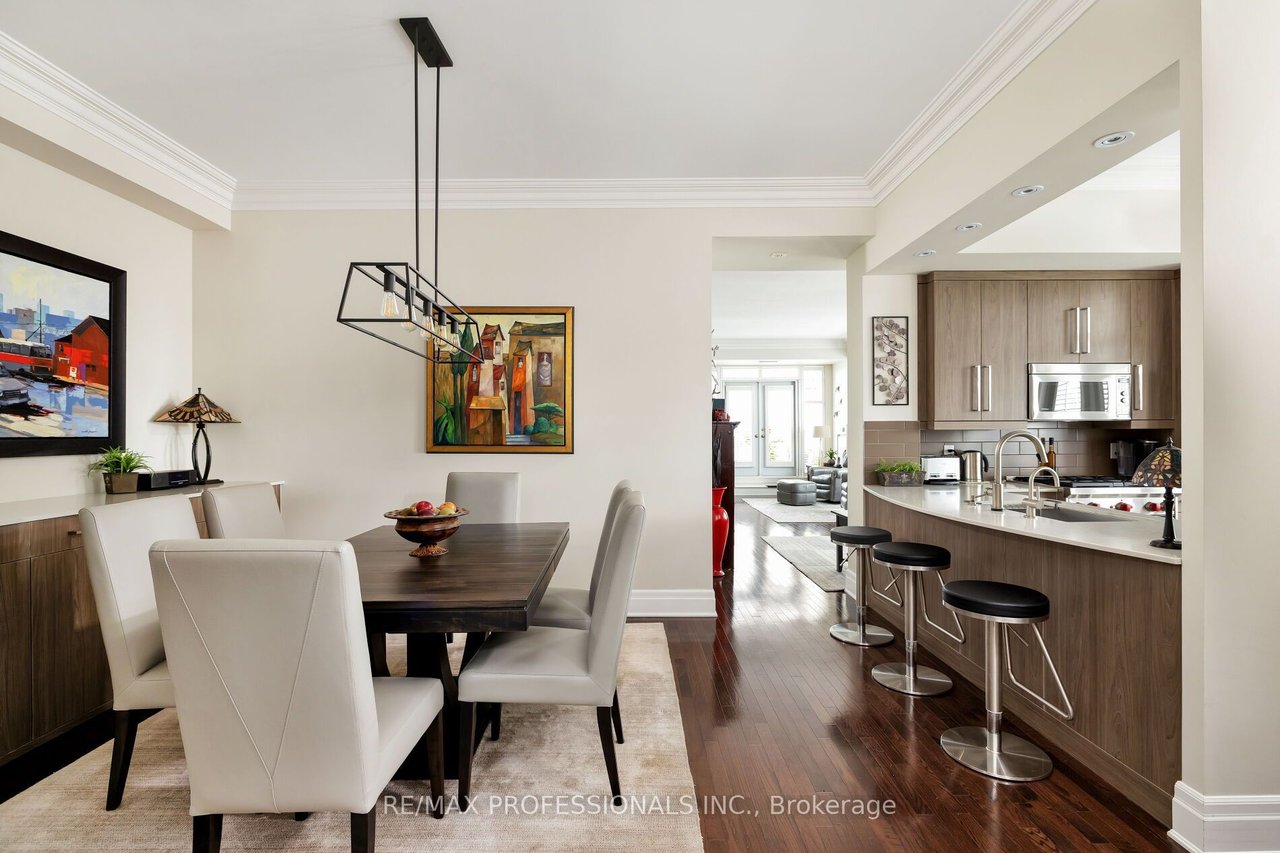 CONDO LIVING IN LUXURY 