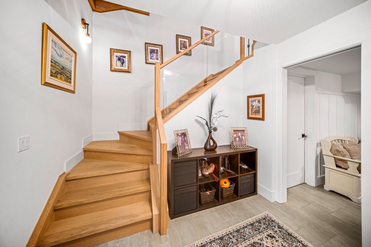 810 3rd Street Unit: 4