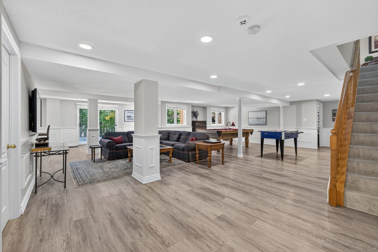 6 Falling Leaf Crt, Aurora