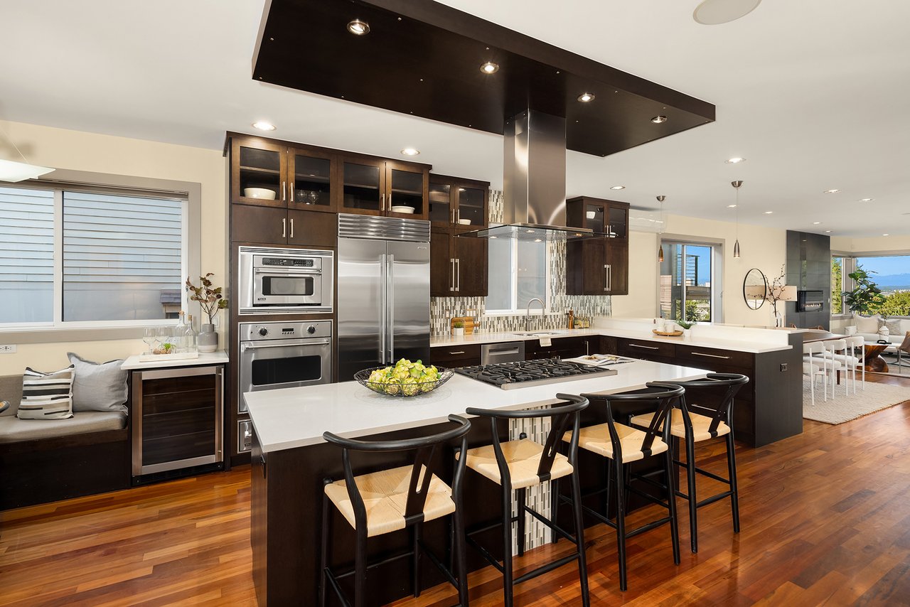 Elevated Contemporary Living on Queen Anne