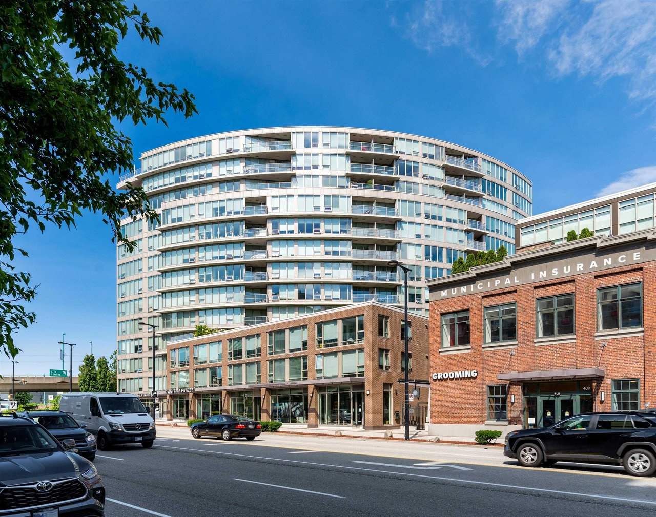 445 W 2nd Ave