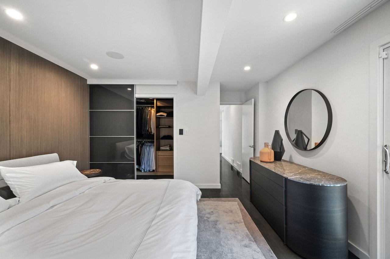 2321 N. Geneva Terrace, Unit C