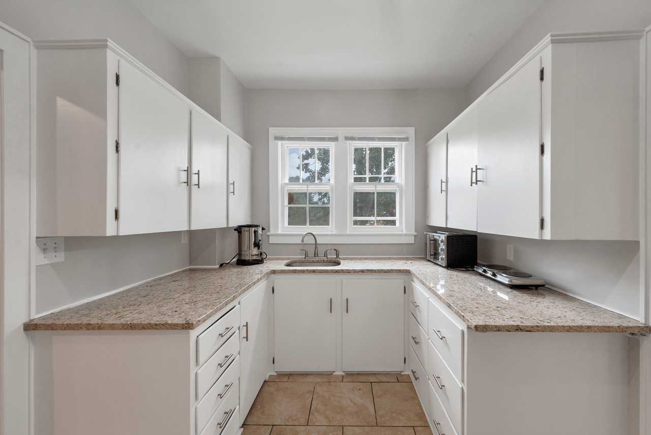 Beautiful Huge Home In Monticello