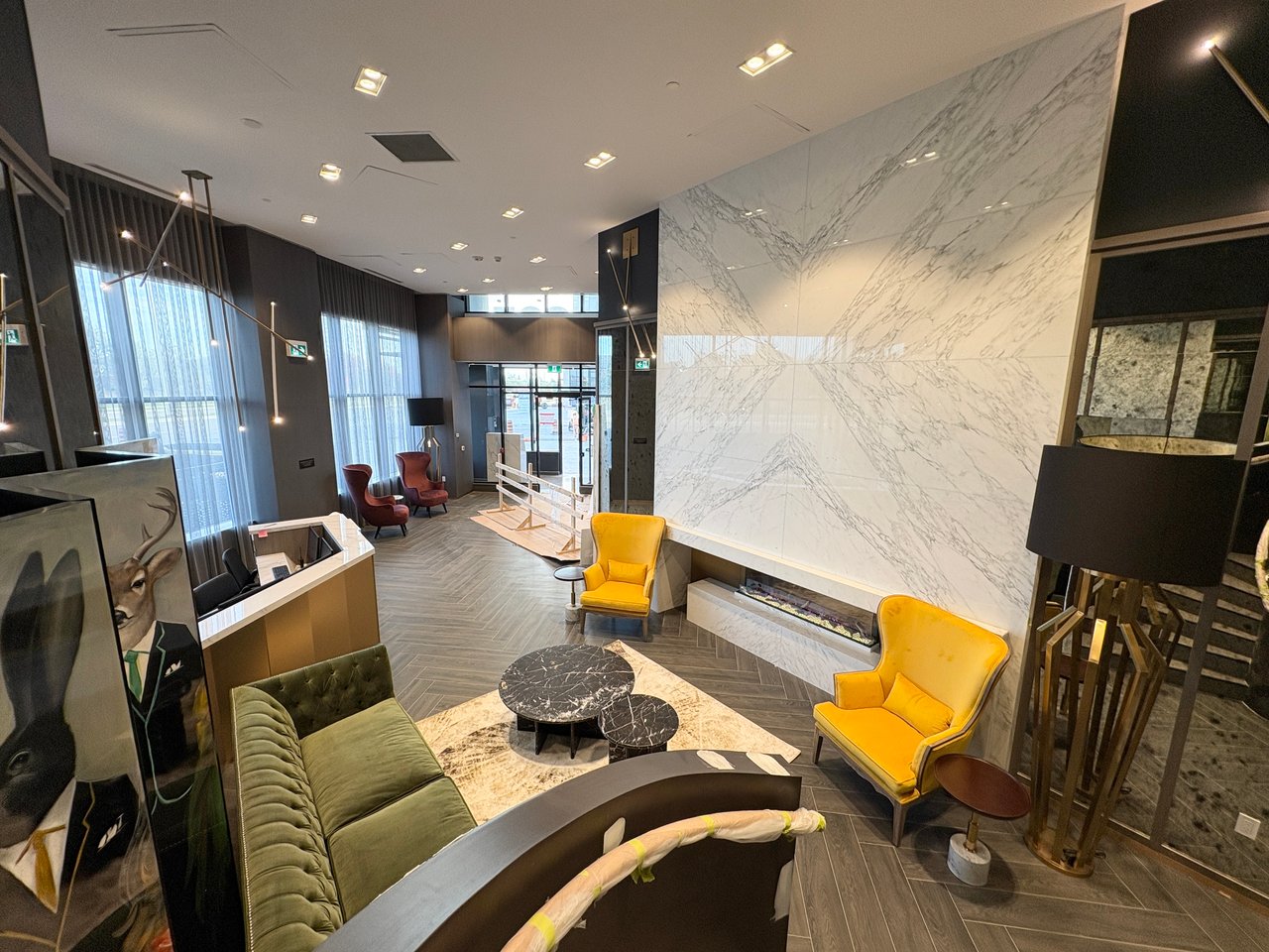 395 Dundas Street W Unit: 223