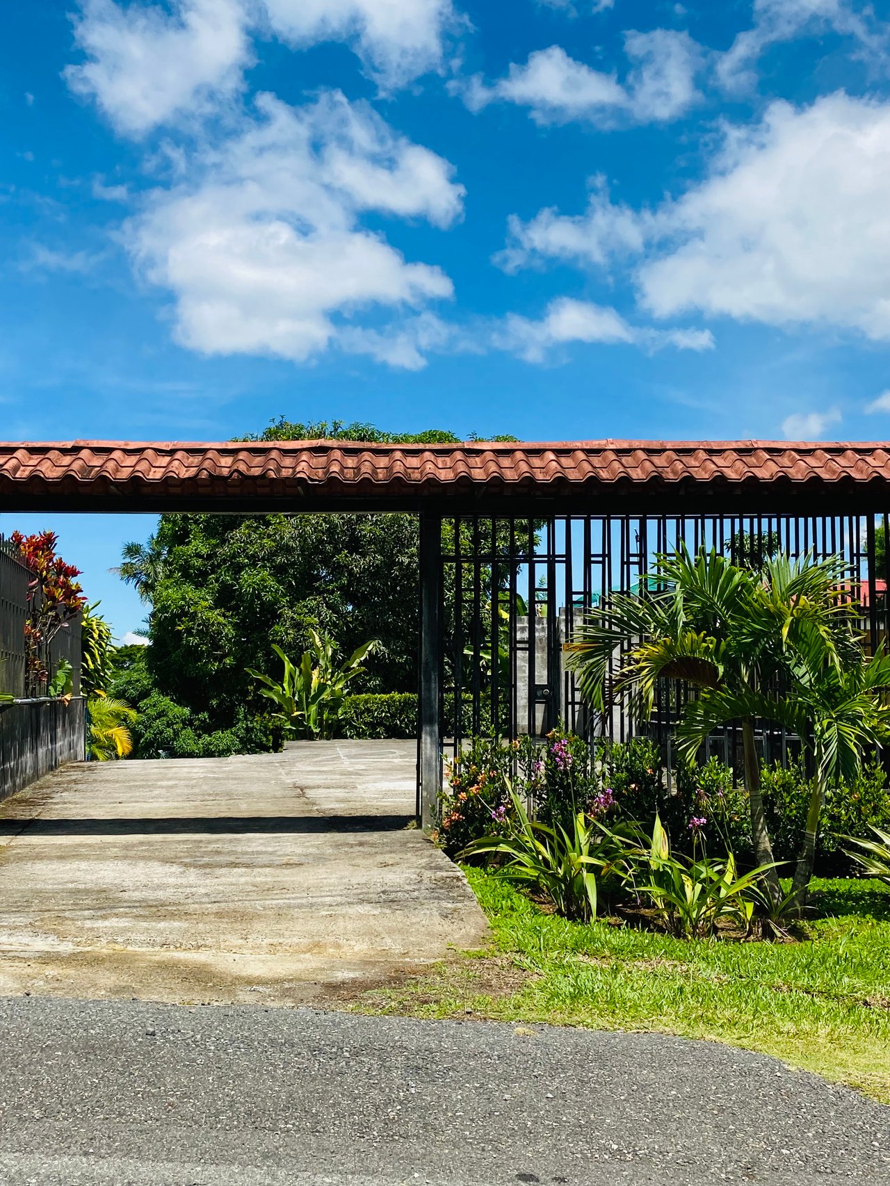 Mountain Oasis with House and Guest Cabin in Las Brisas, San Vito 