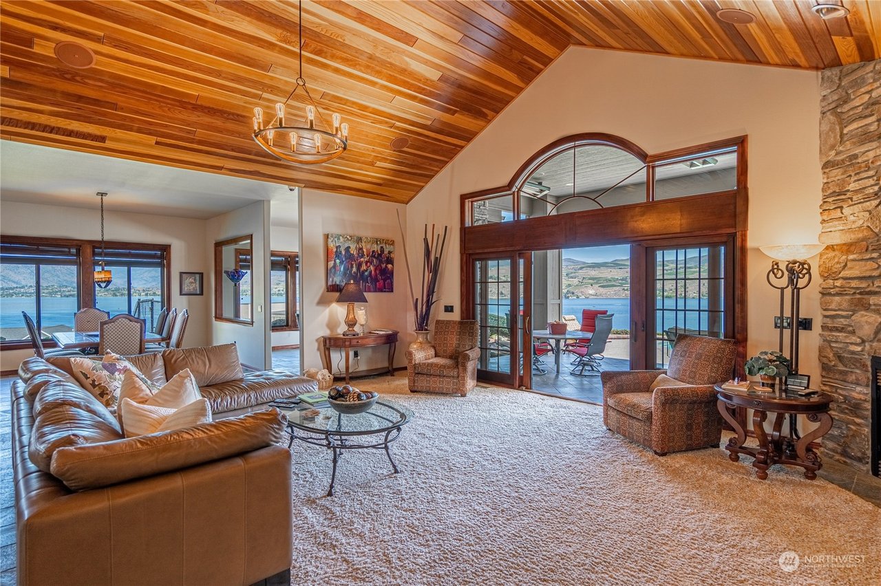 270 Bene Vista Ln
