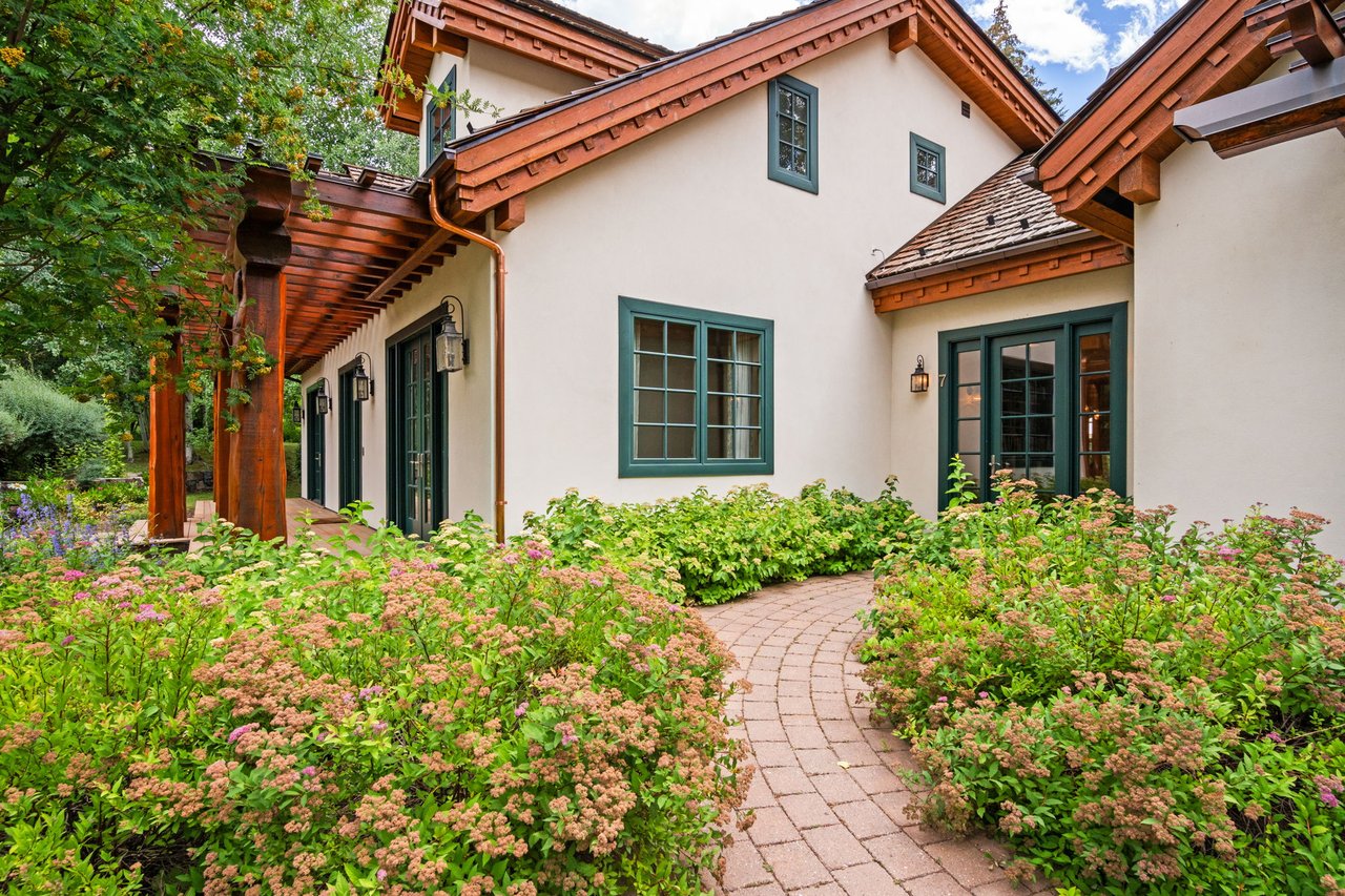 7 Rose Ct