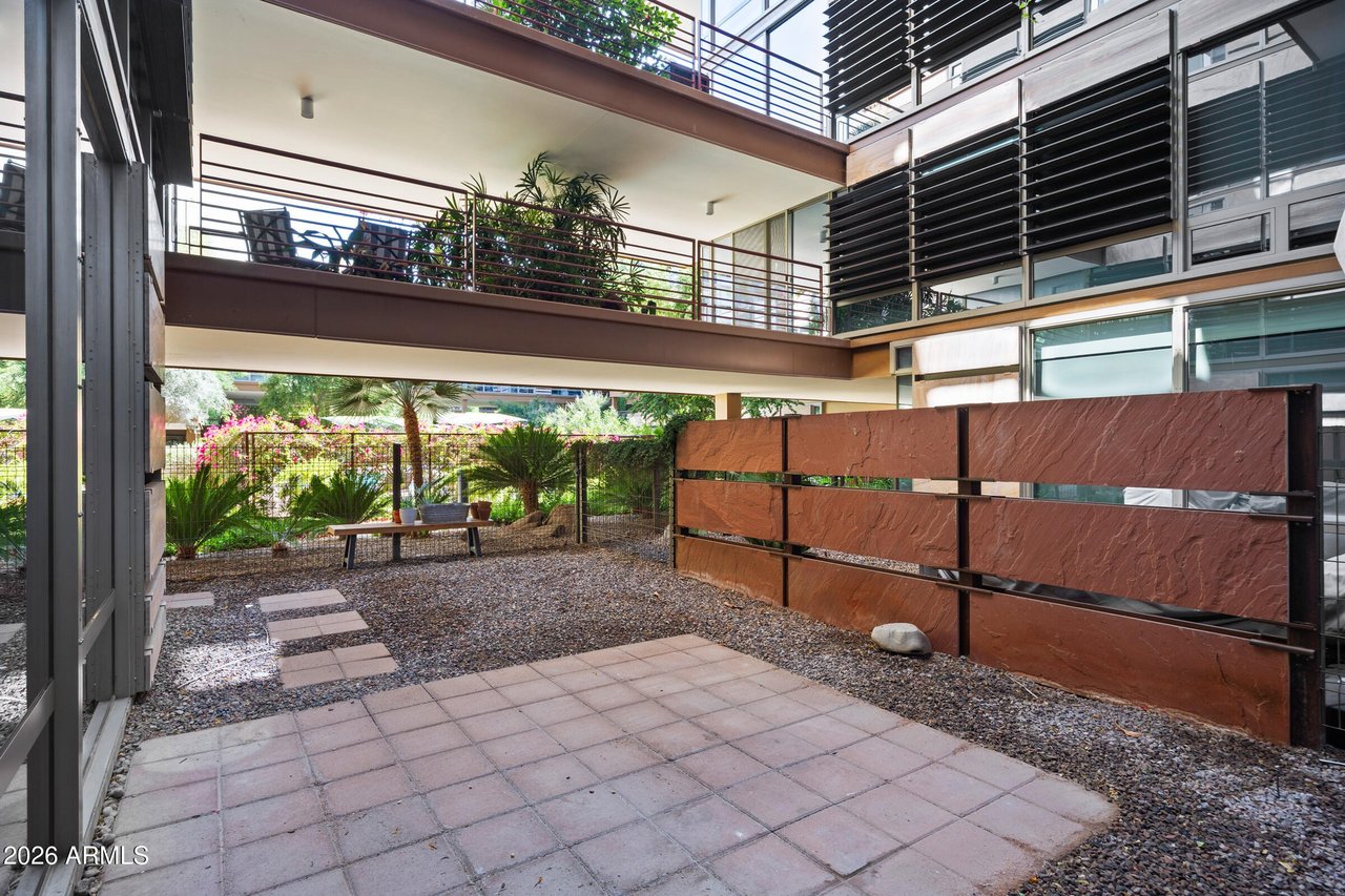 7161 E Rancho Vista Dr, #1004