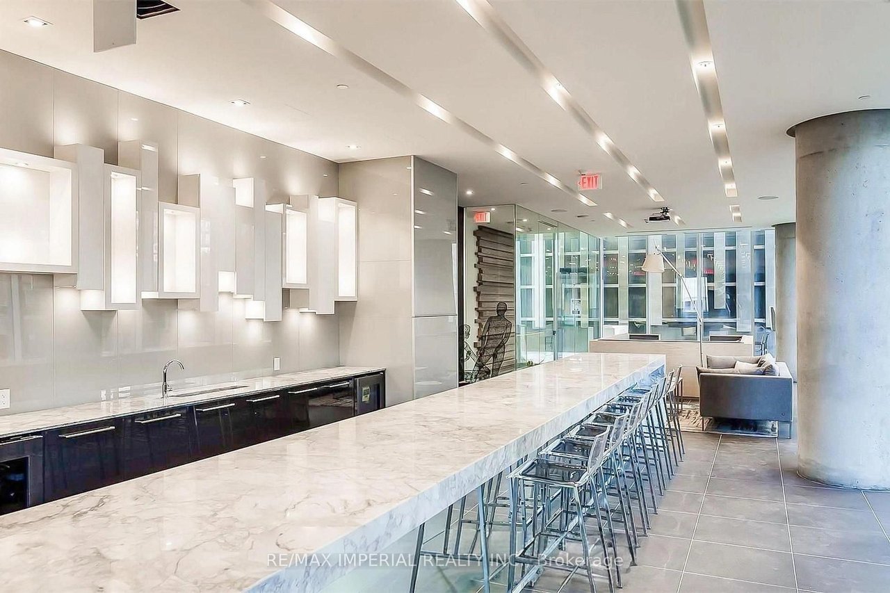 LUXURY SOUTHWEST PENTHOUSE