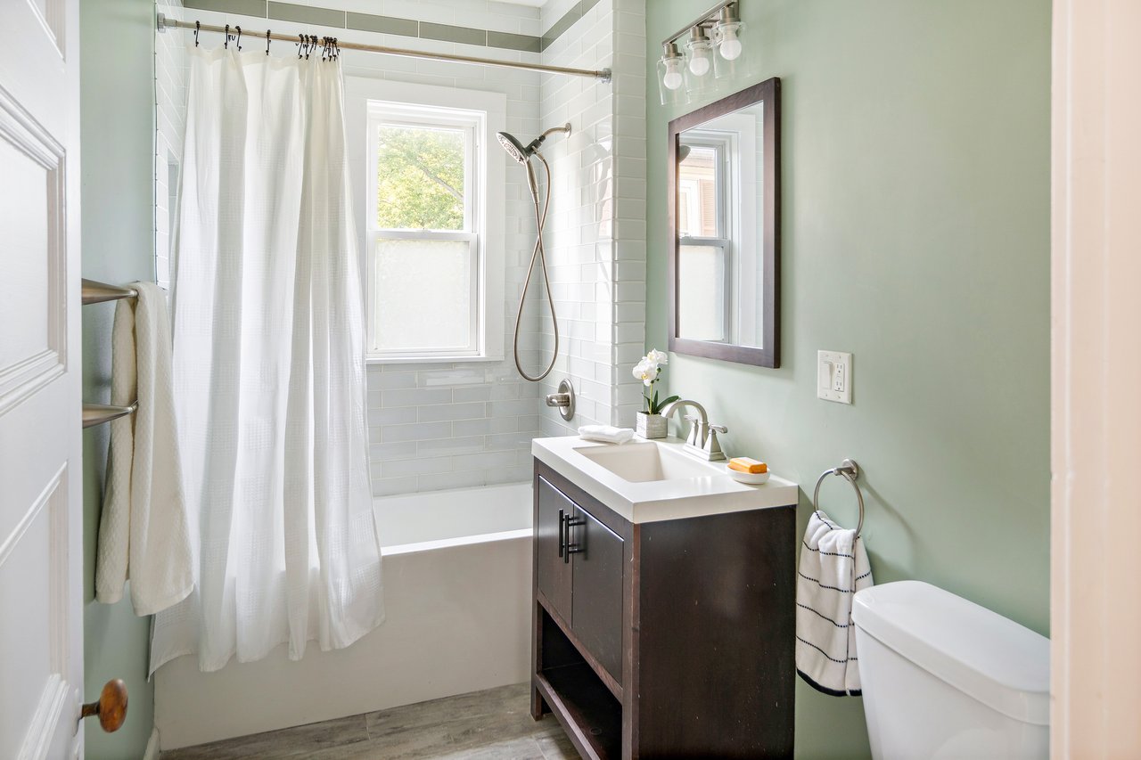 A Captivating Victorian Condo in A Fantastic Neighborhood