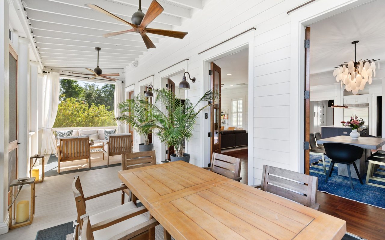 For Sale – Homes with Outdoor Entertainment Areas