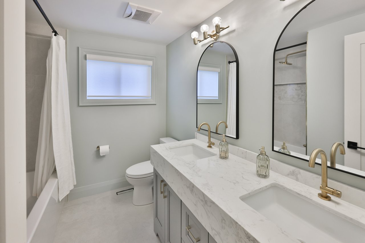 222 Vance Drive, Oakville