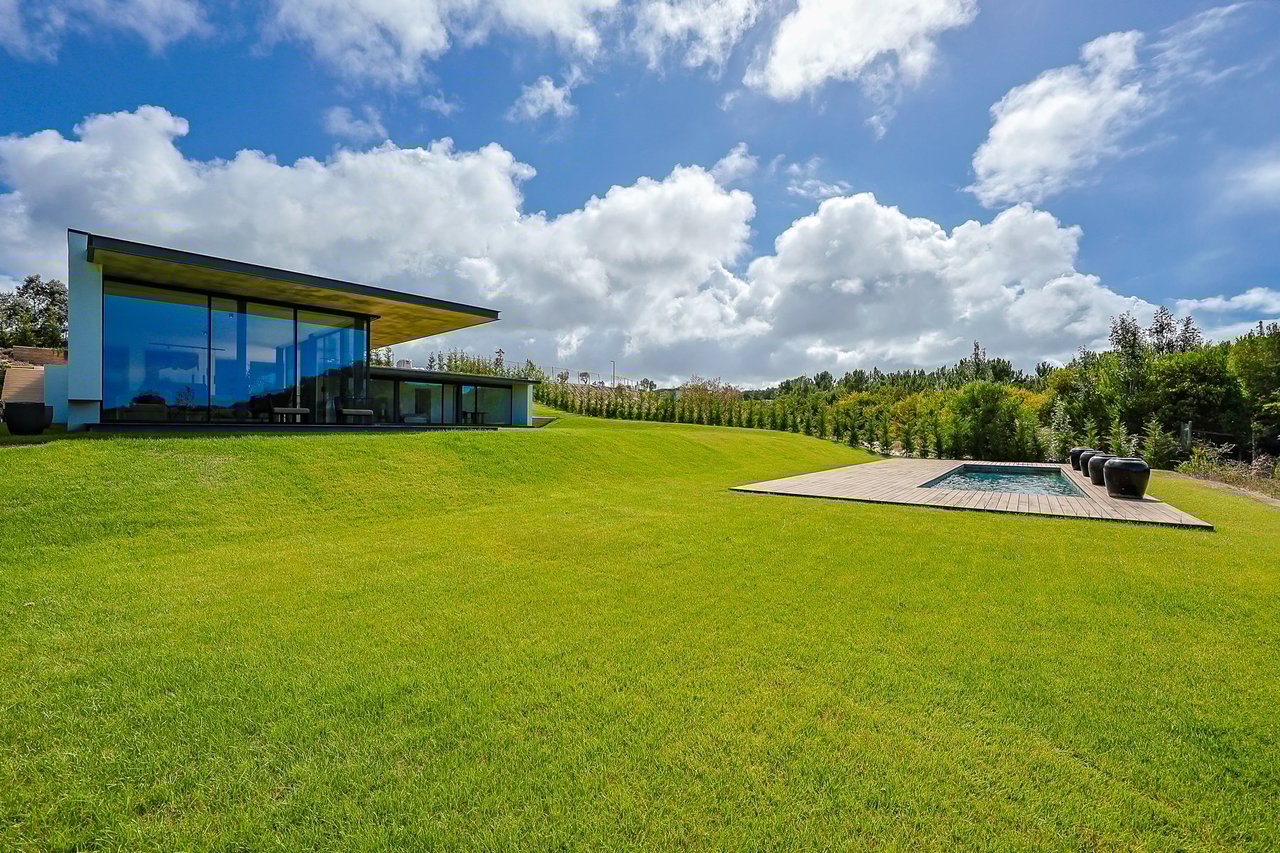 Japanese-Inspired Villa in Bom Sucesso Resort, Óbidos