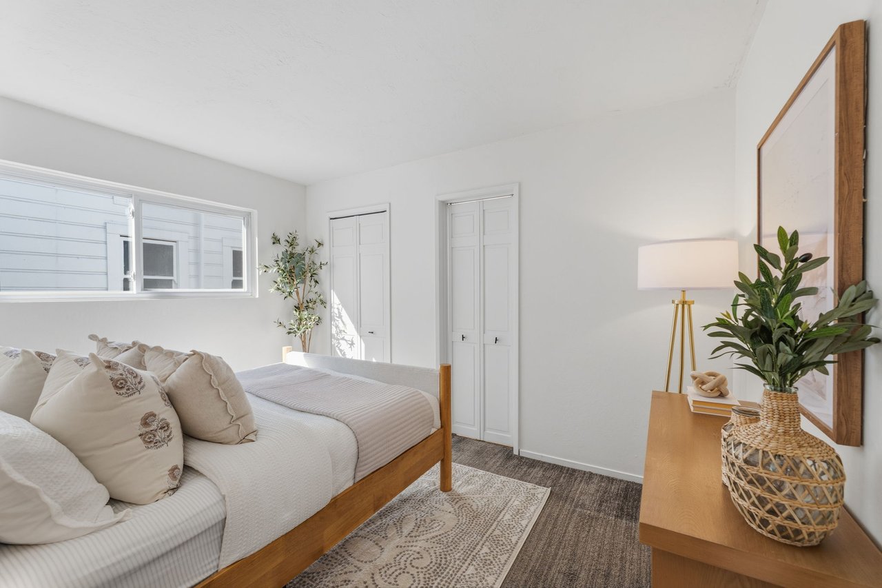 423 Waller St #8