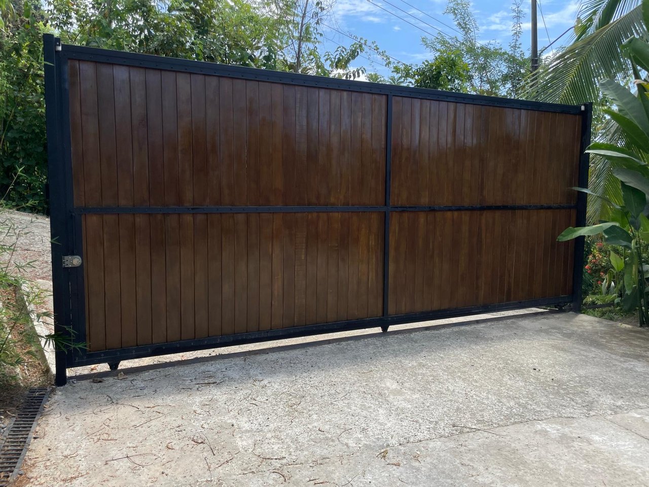 Ocean Peek Paradise Villa - 3 Bed - 1 Bath With a Pool in Hatillo