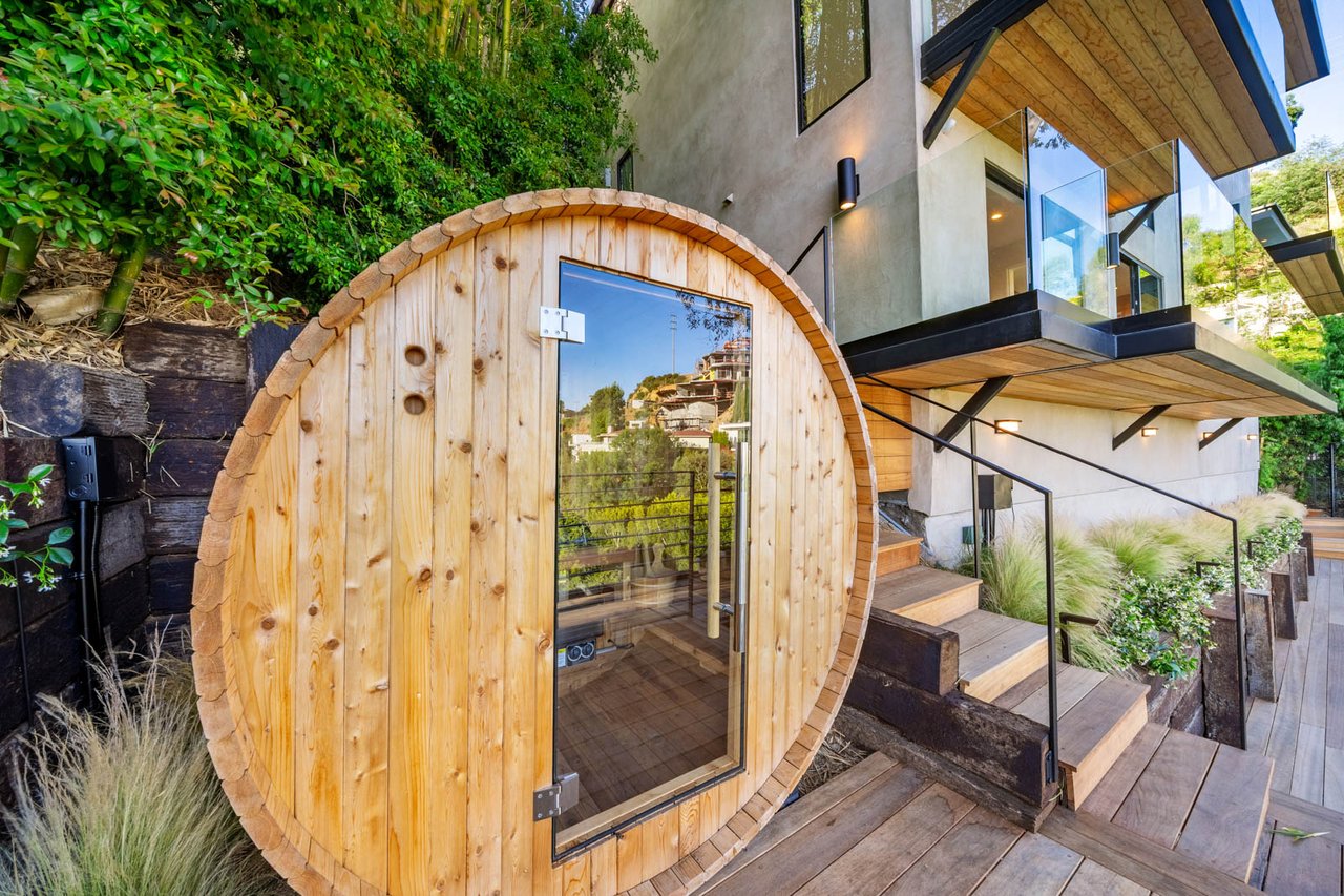 Hollywood Haven ⛰️