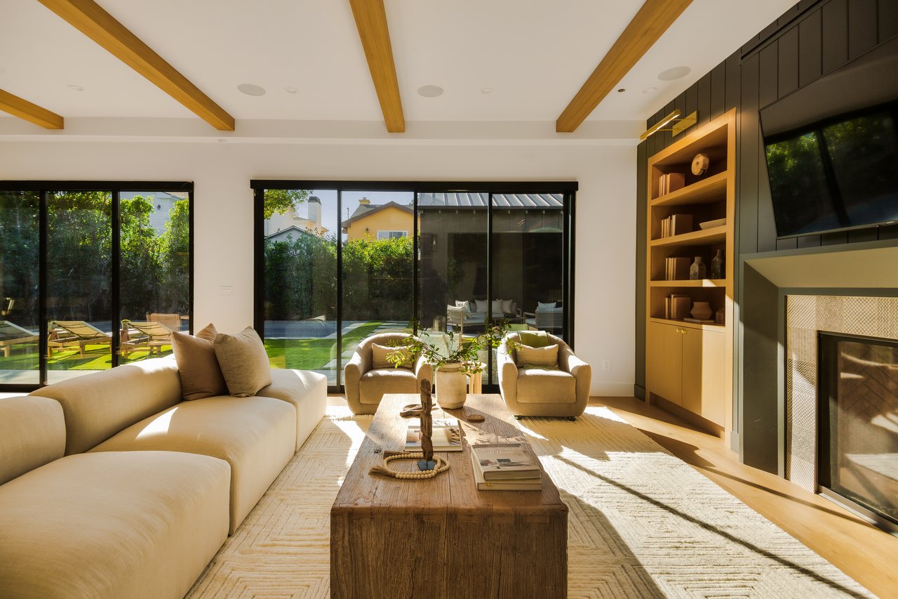 4261 Denny Ave, Toluca Lake 