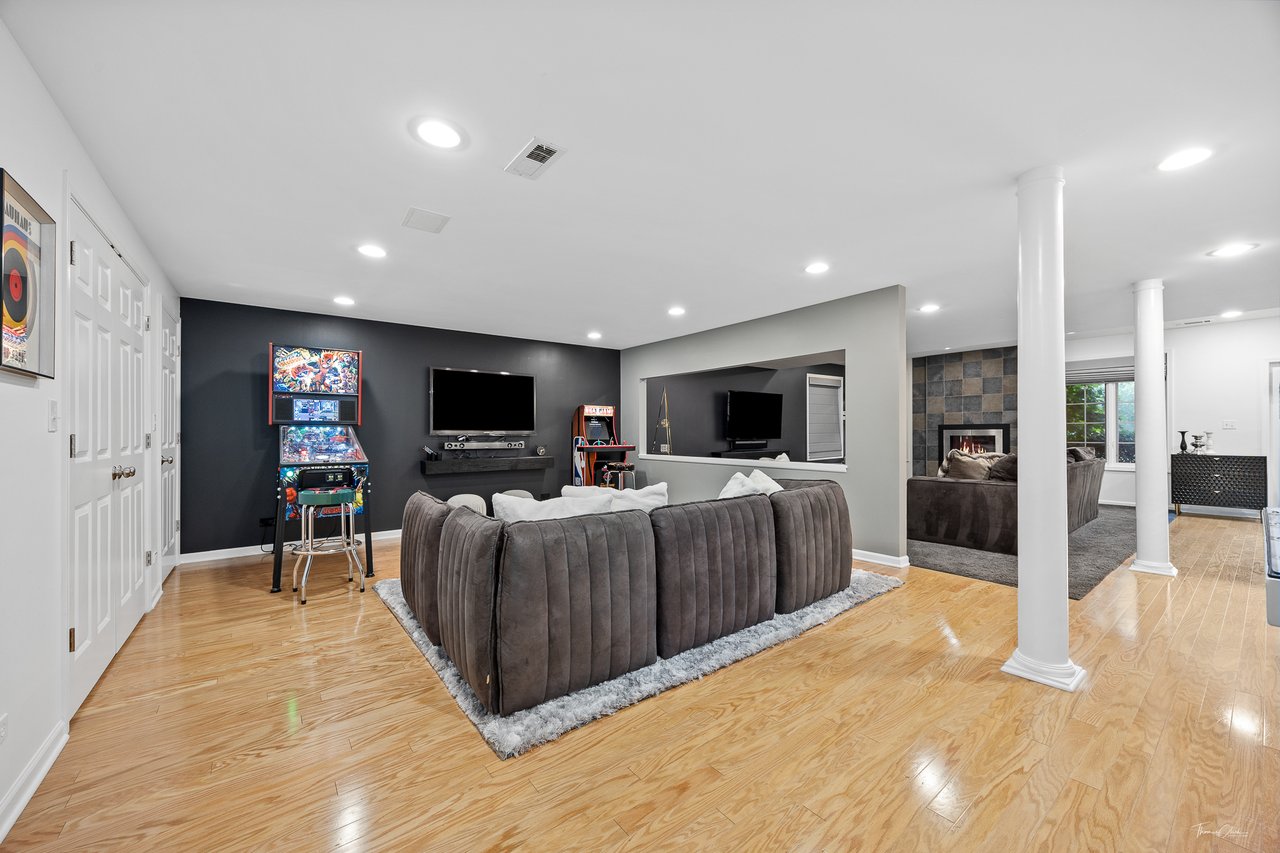 1950 Elmore Ave, Downers Grove