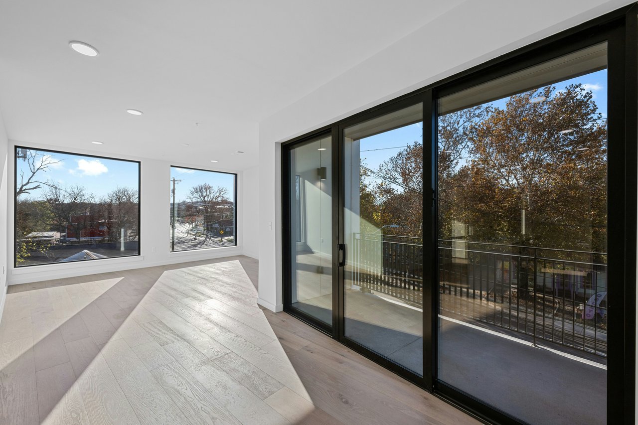 2209 S. 1st St. #221 - OneOak 