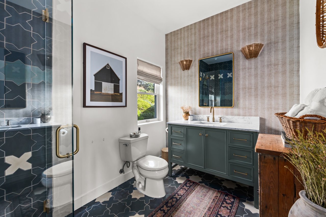 22 Acres of Timeless California Living