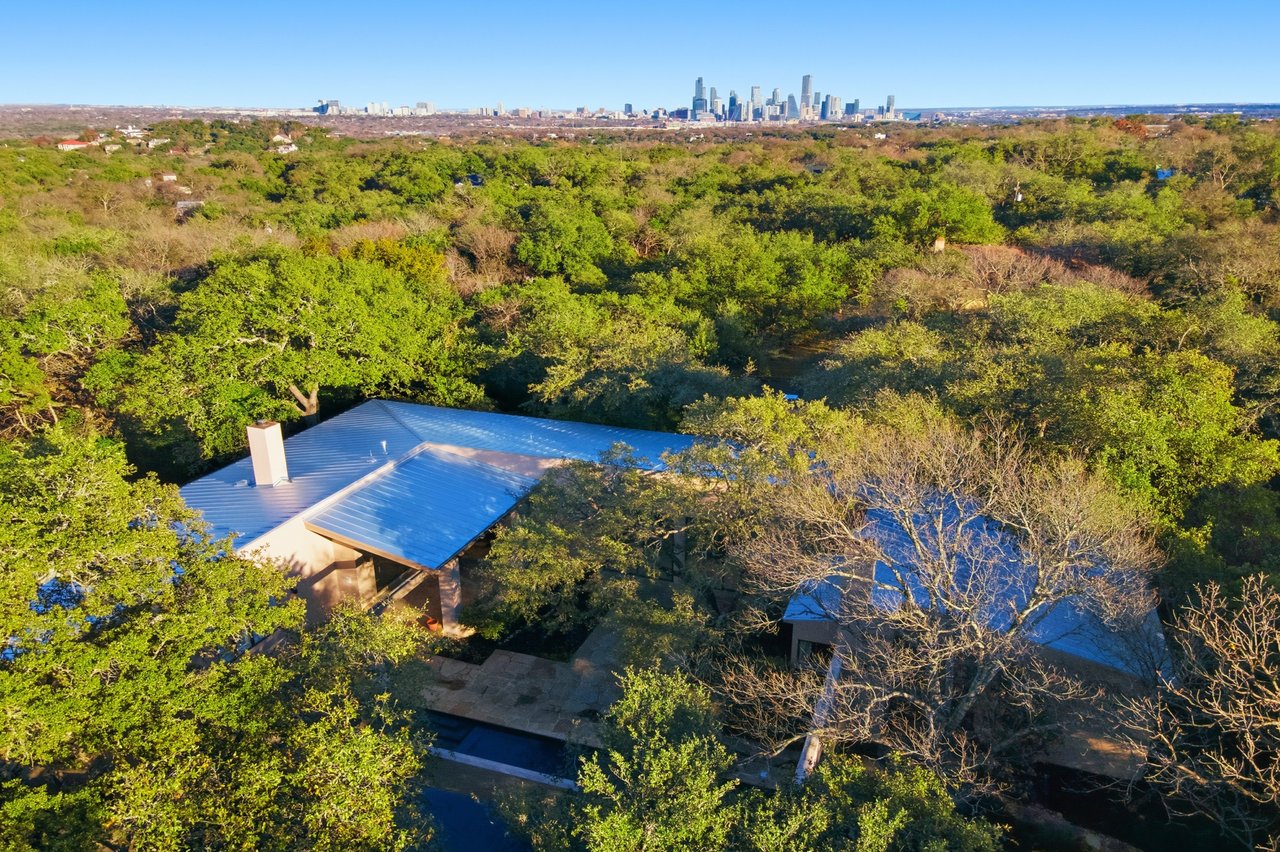 One of a Kind in West Lake Hills