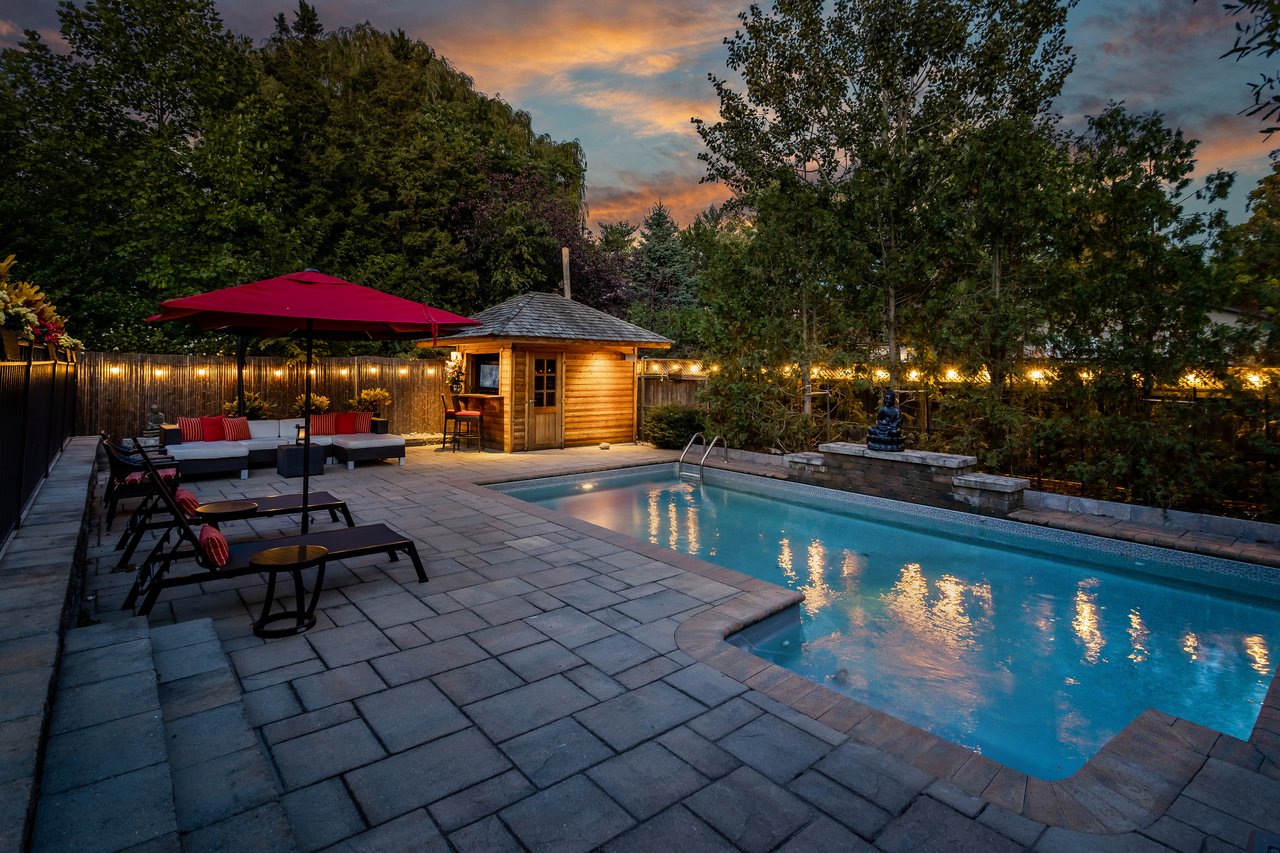 Show-stopping luxury in the heart of Southwest Oakville