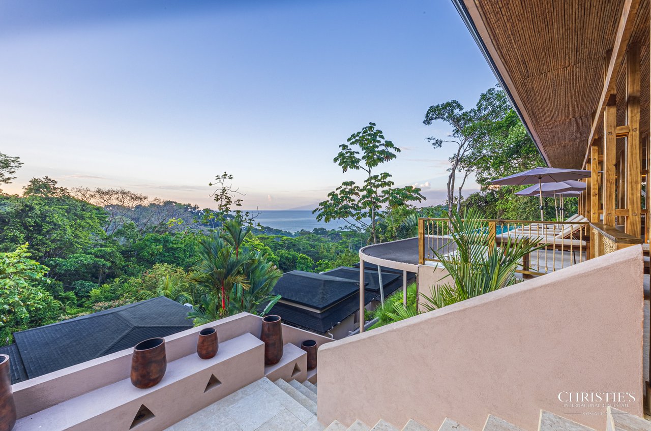 Luxury Hotel Boutique with Ocean Views | Walking distance to the beach | 13.2 Acres