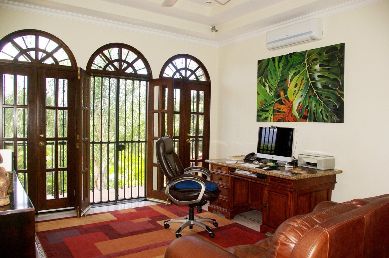 Luxurious Country Villa