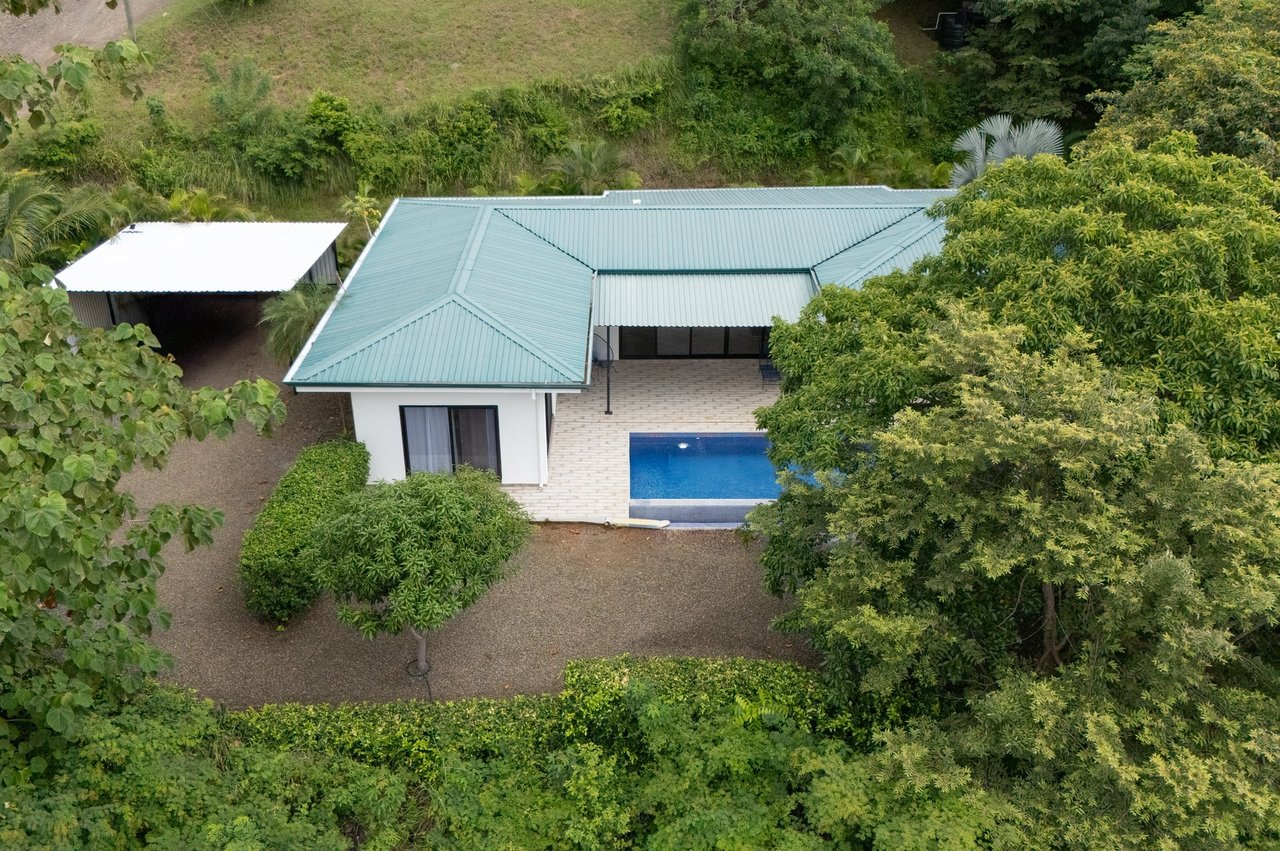 V-Domi Panama | Modern 3-Bedroom Villa with Pool on Expansive 6,078 m² Forest Lot in Finca Panamá, Tamarindo