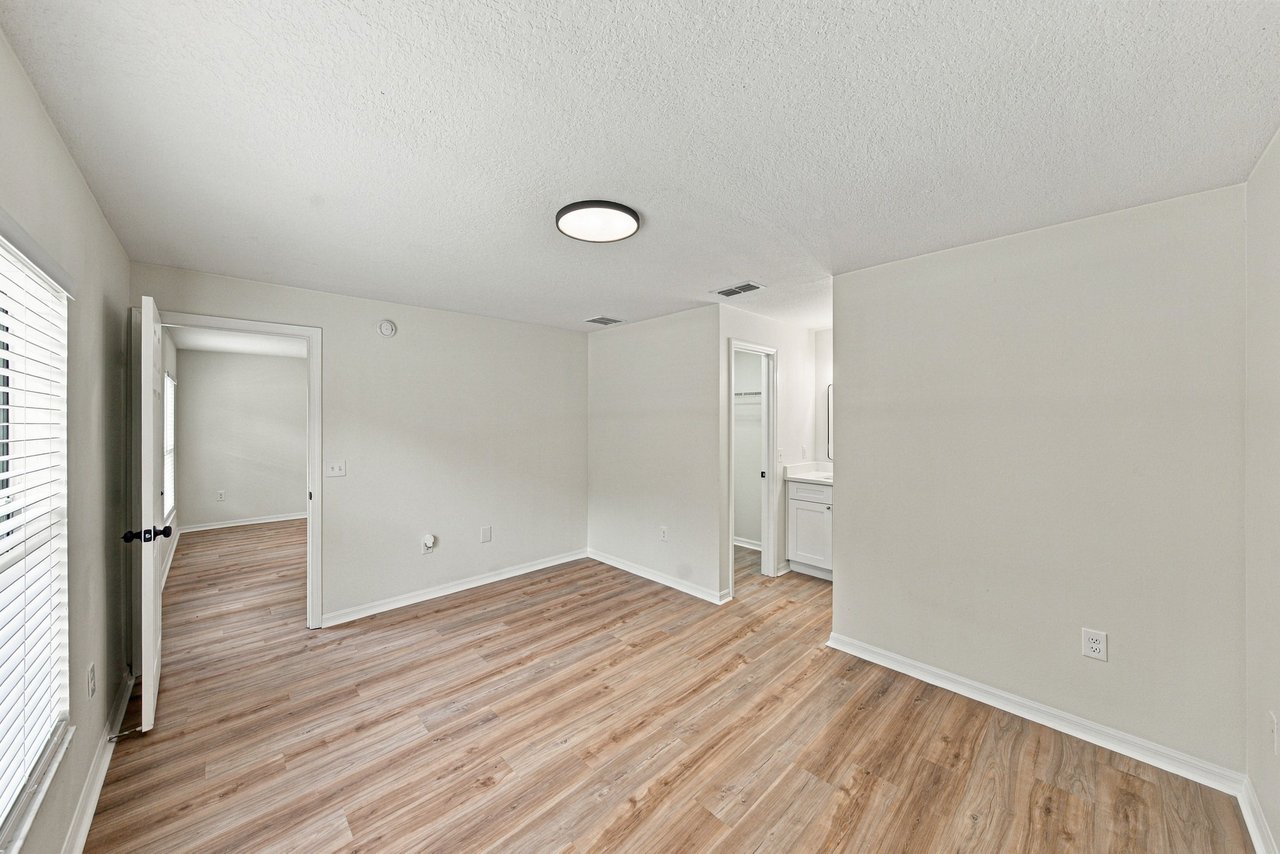 760 NW 52ND AVE