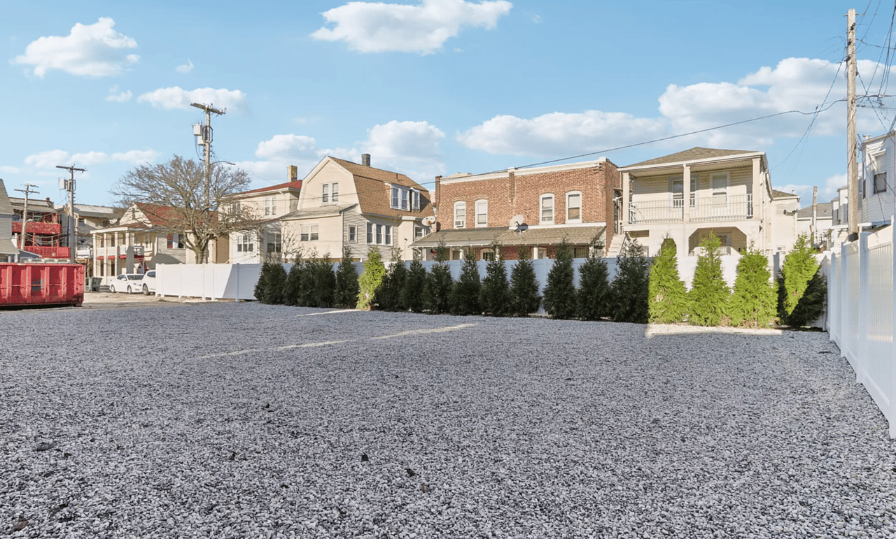 39 S Annapolis Ave #A